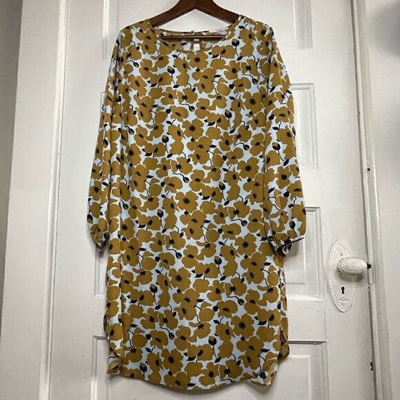 Le Lis Floral Print Silky Slip Dress - Picture 3 of 11